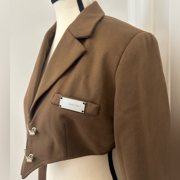 Chic Cropped Brown Blazer with Silver Safety Pin Accents (Size Small) - Picture 4 of 4
